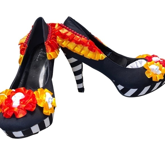 NWOB Ellie Skull Flower Costume Pumps Size 7 - Picture 3 of 12